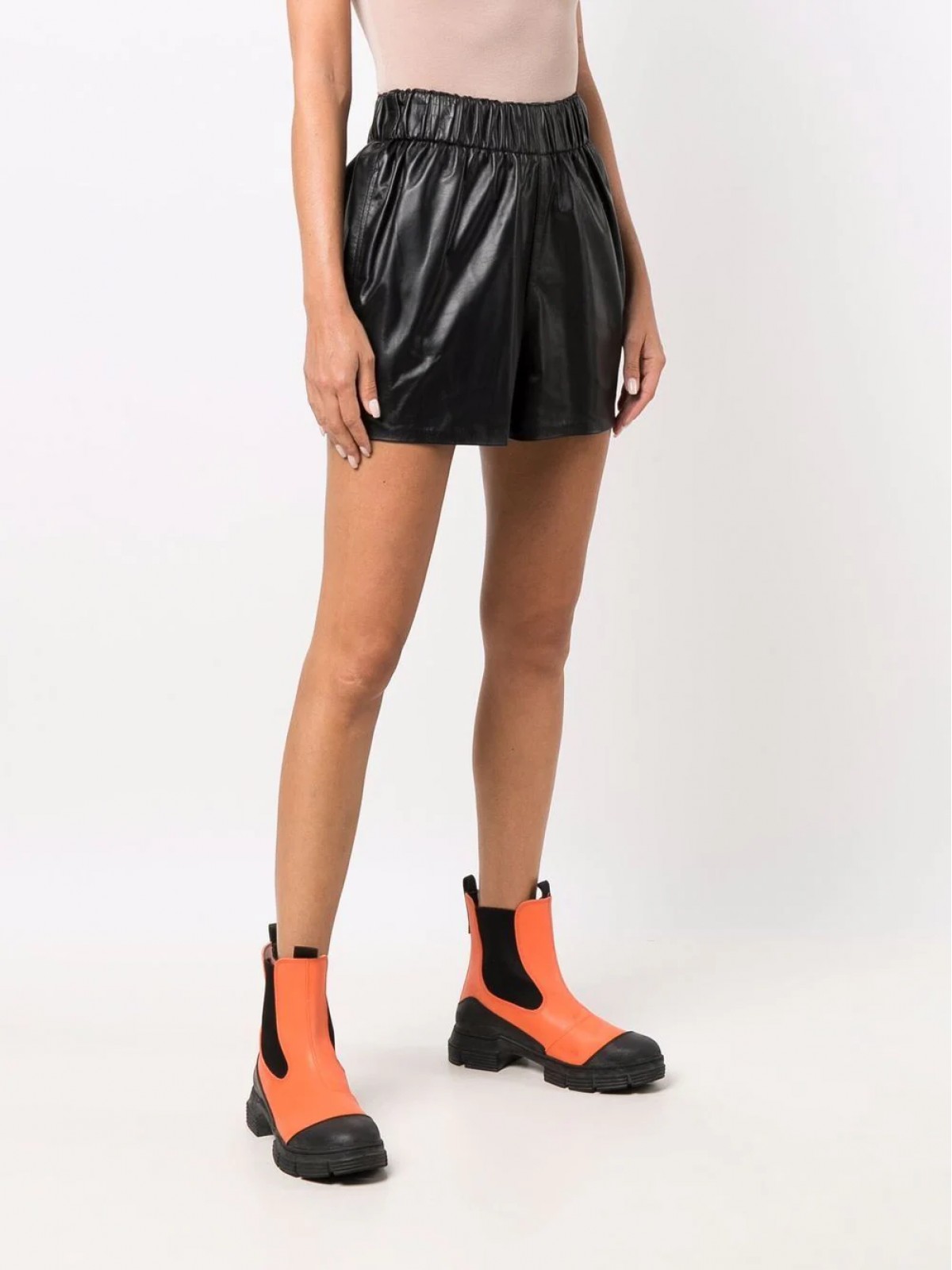 CRINKLED LEATHER SHORTS