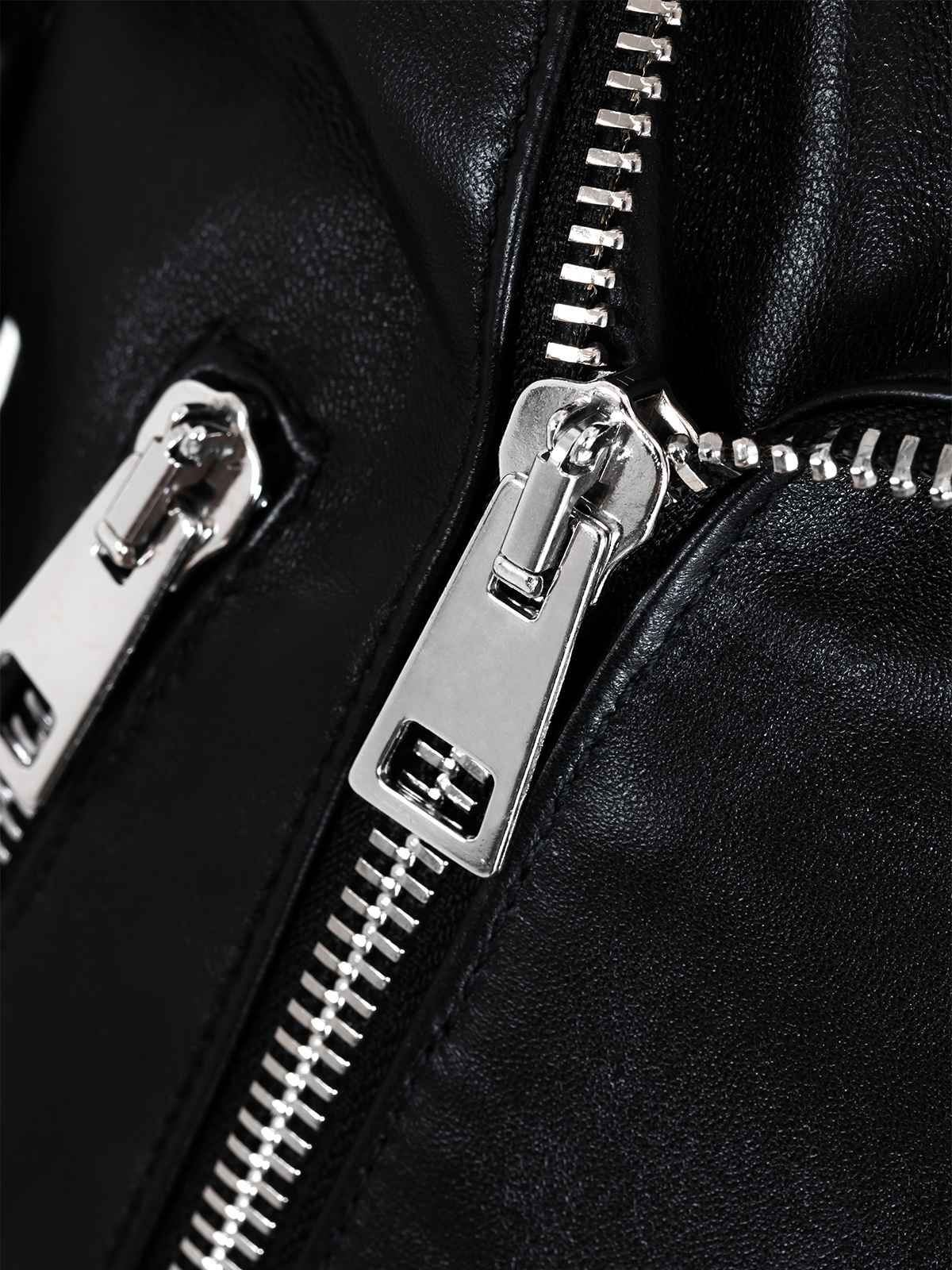 GEACA SCURTA CU FRANJURI